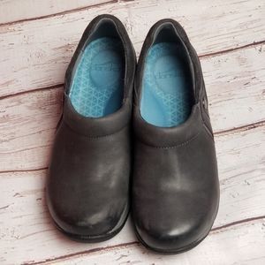 Dansko Vibram Womens Size 36